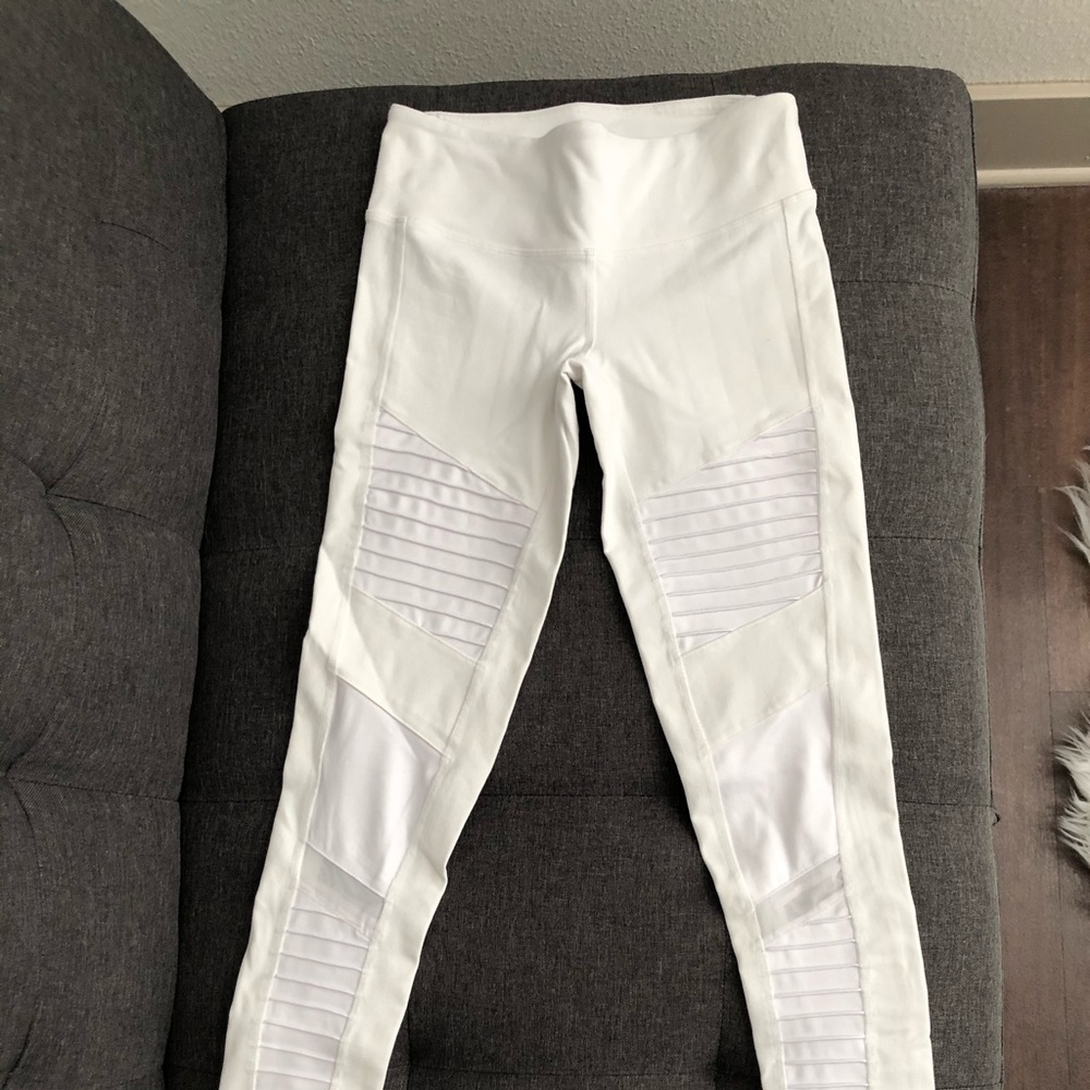 Alo Yoga Moto Leggings